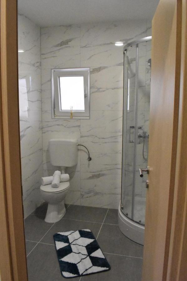 Apartmani Skorpion Kaštela Buitenkant foto