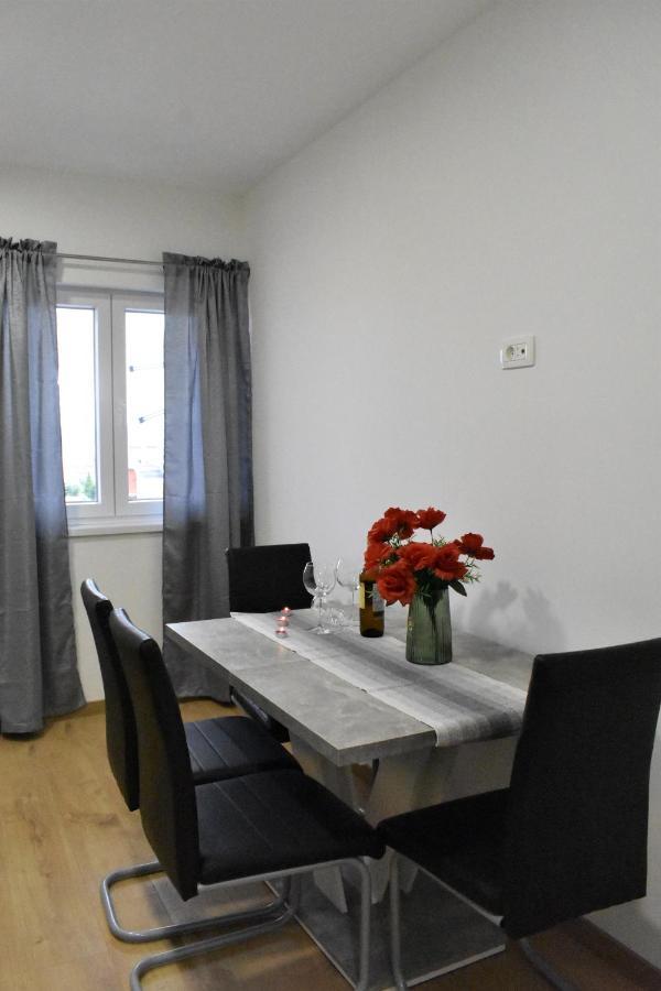 Apartmani Skorpion Kaštela Buitenkant foto