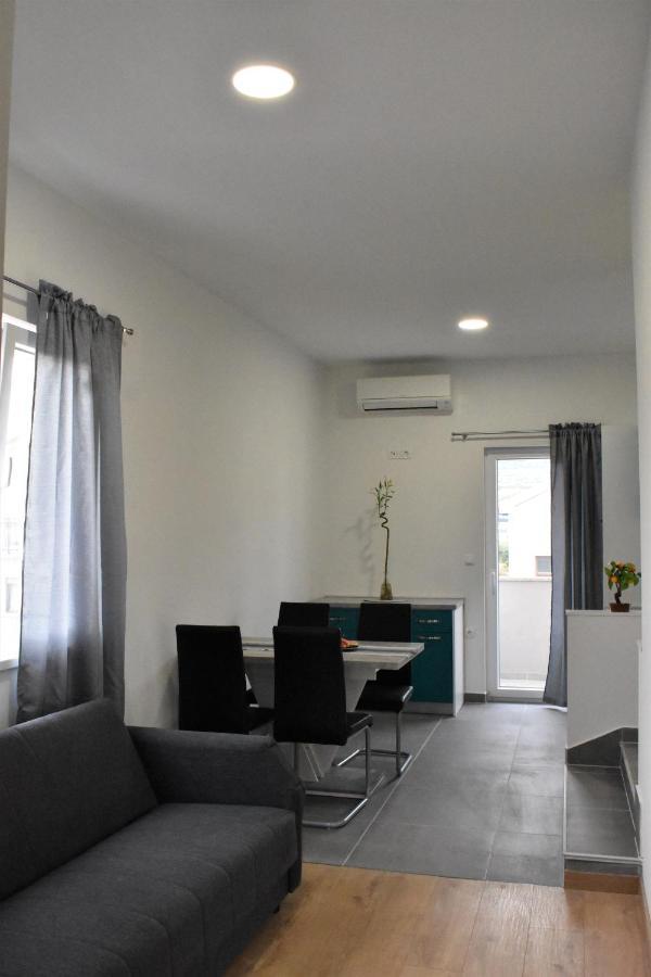 Apartmani Skorpion Kaštela Buitenkant foto