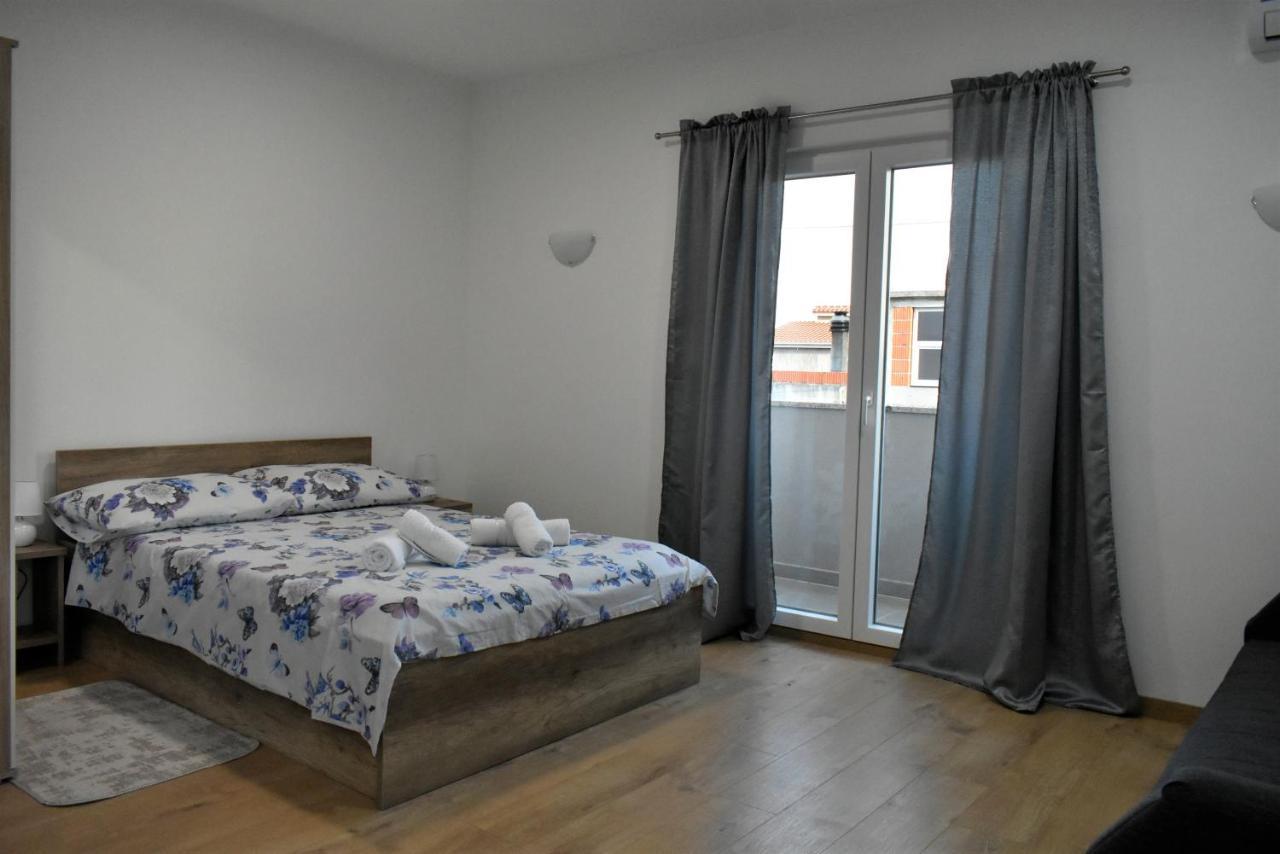 Apartmani Skorpion Kaštela Buitenkant foto